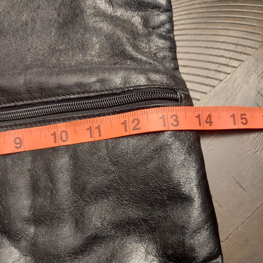 GARNET HILL Leather Fold Over Arm/Crossbody Bag - Picture 13 of 15